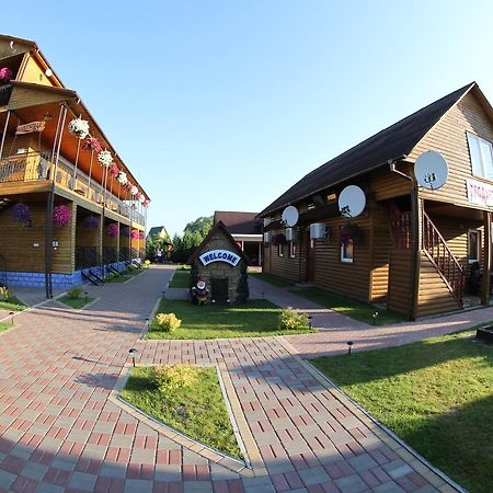 Hotel-Complex Mizh Triokh Ozer Svitjaz Eksteriør bilde